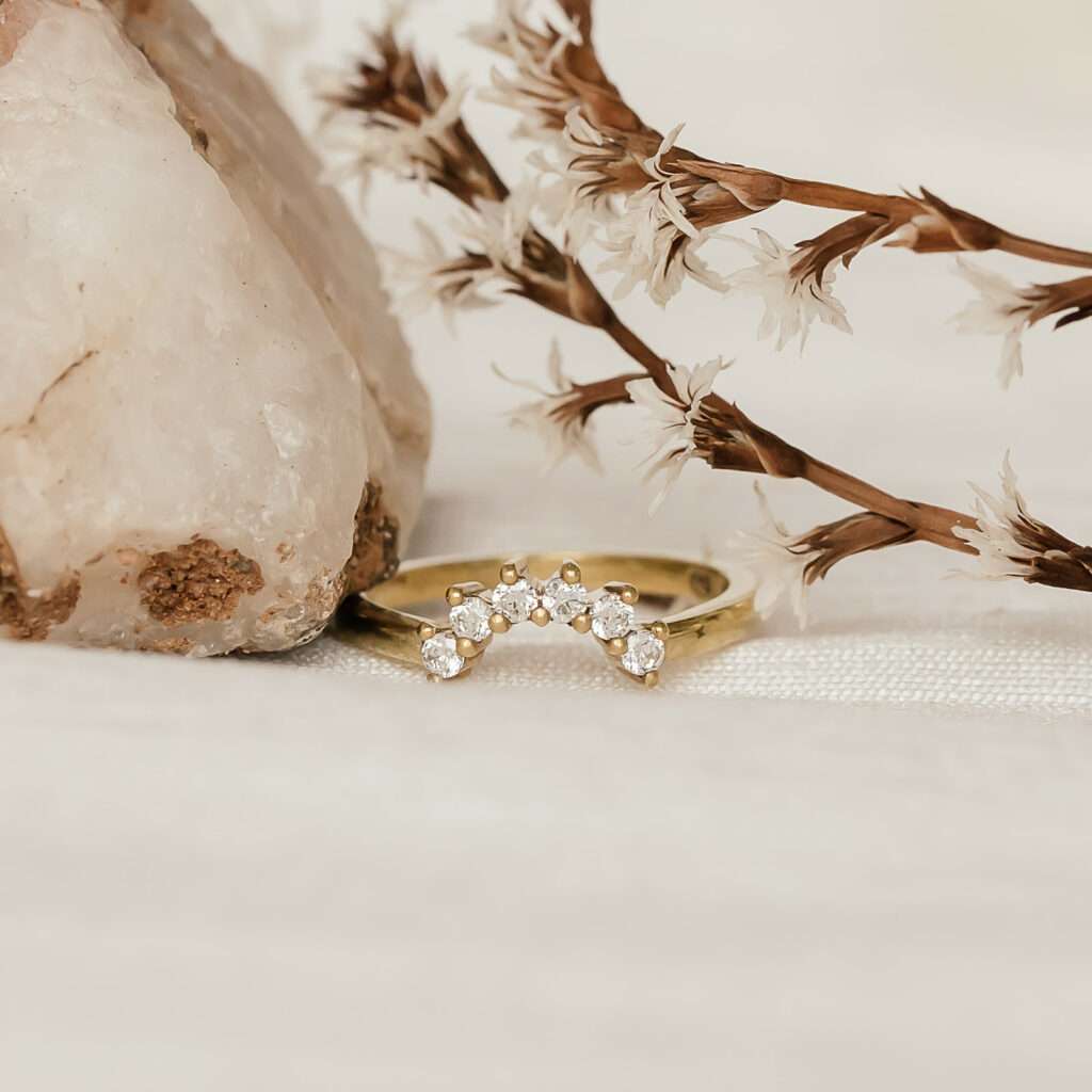 6 Stone Arched Wedding Band | Brilliant-cut diamond