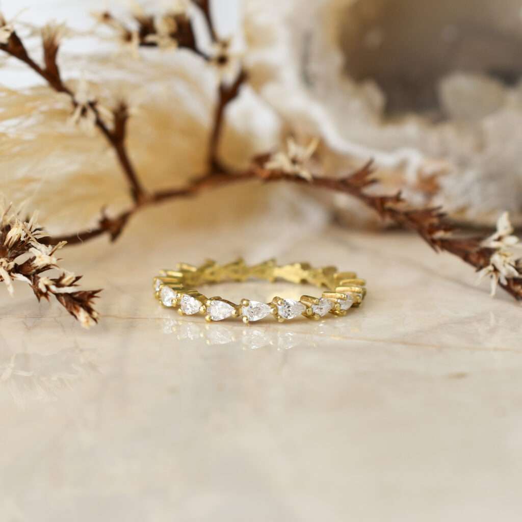 Pears All Round Wedding Band
