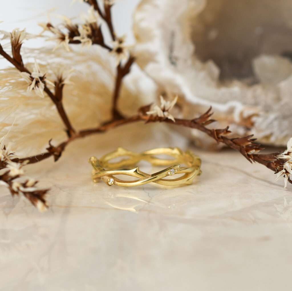 Twig crown. 9ct Yellow gold Twig and diamond ring